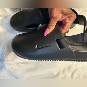 NEW NIKE Men Black Clogs/Mules